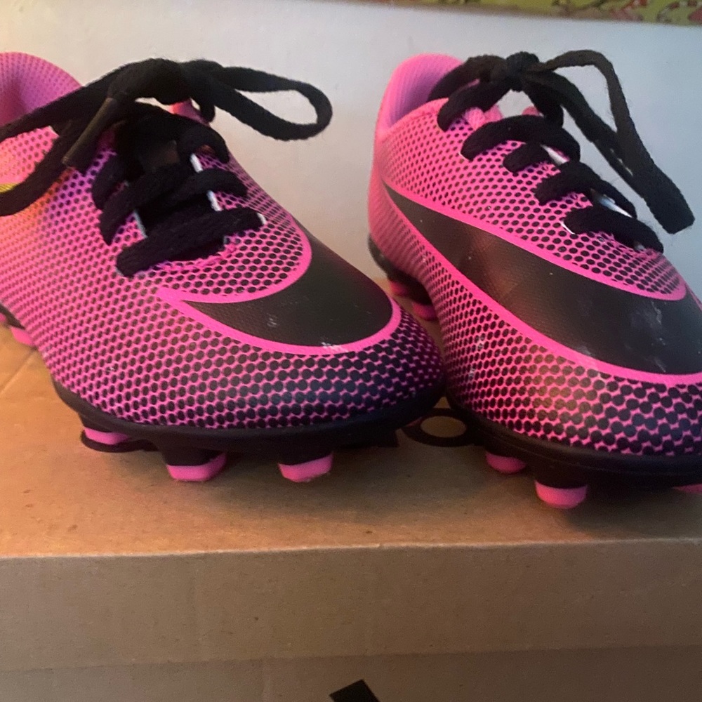 Size 4 children’s Nike cleats